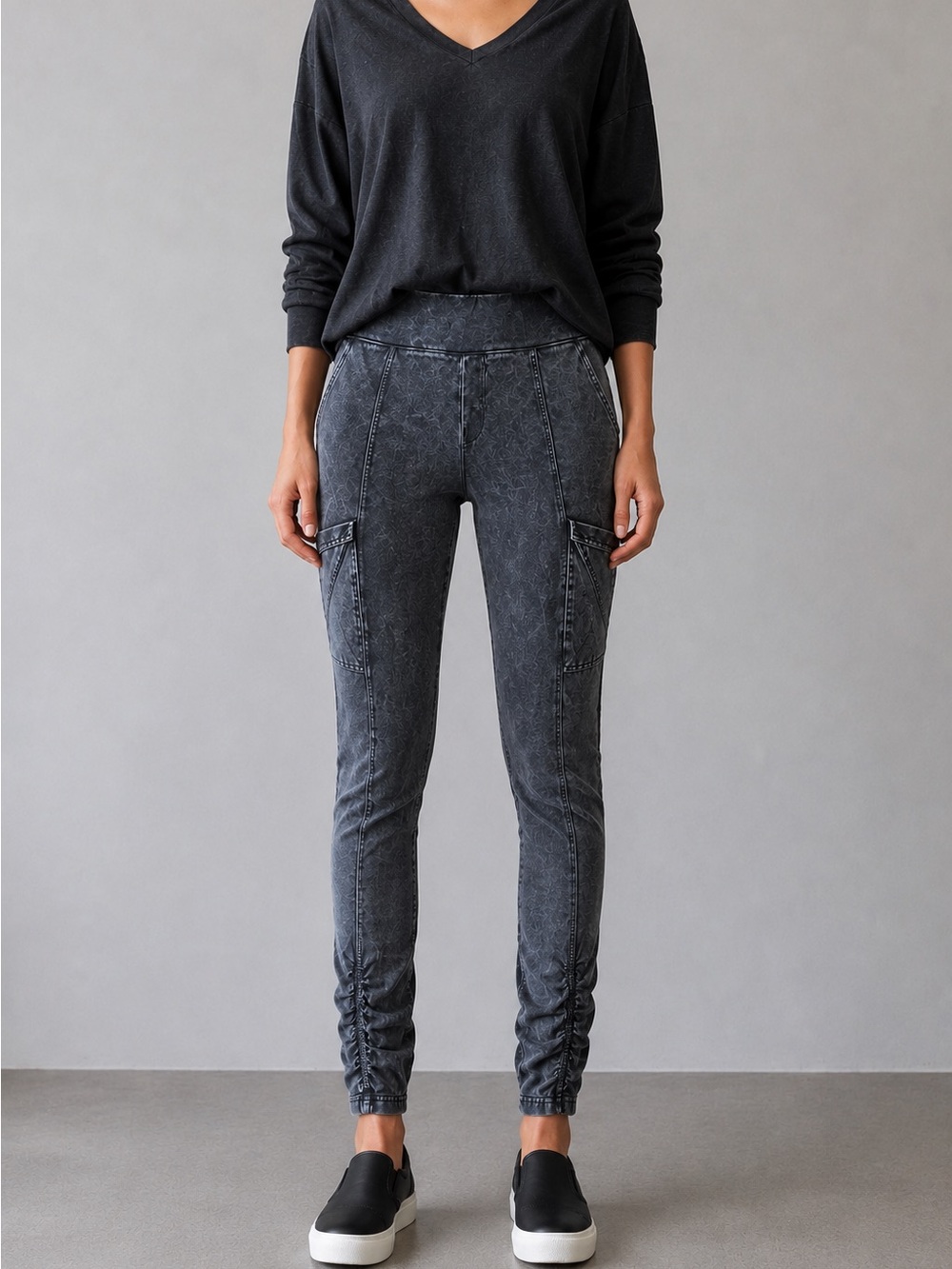XCVI Gray Ruched Leggings Utility Pocket Stretch Pants Women M Mineral Wash USA